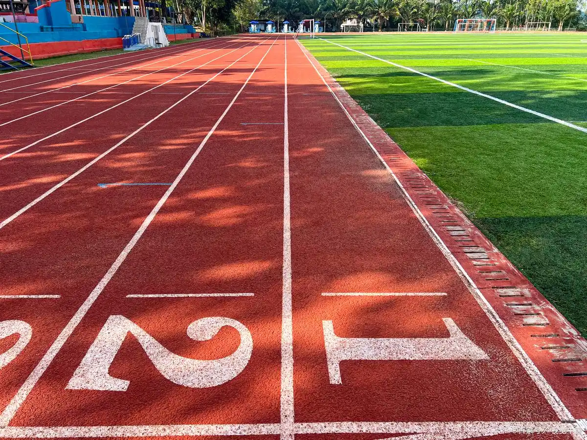 五指山市学校塑胶跑道硅PU材料 - 方案
